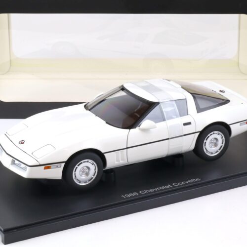 1:18 AUTOart 1986 Chevrolet Corvette C4 white 71243