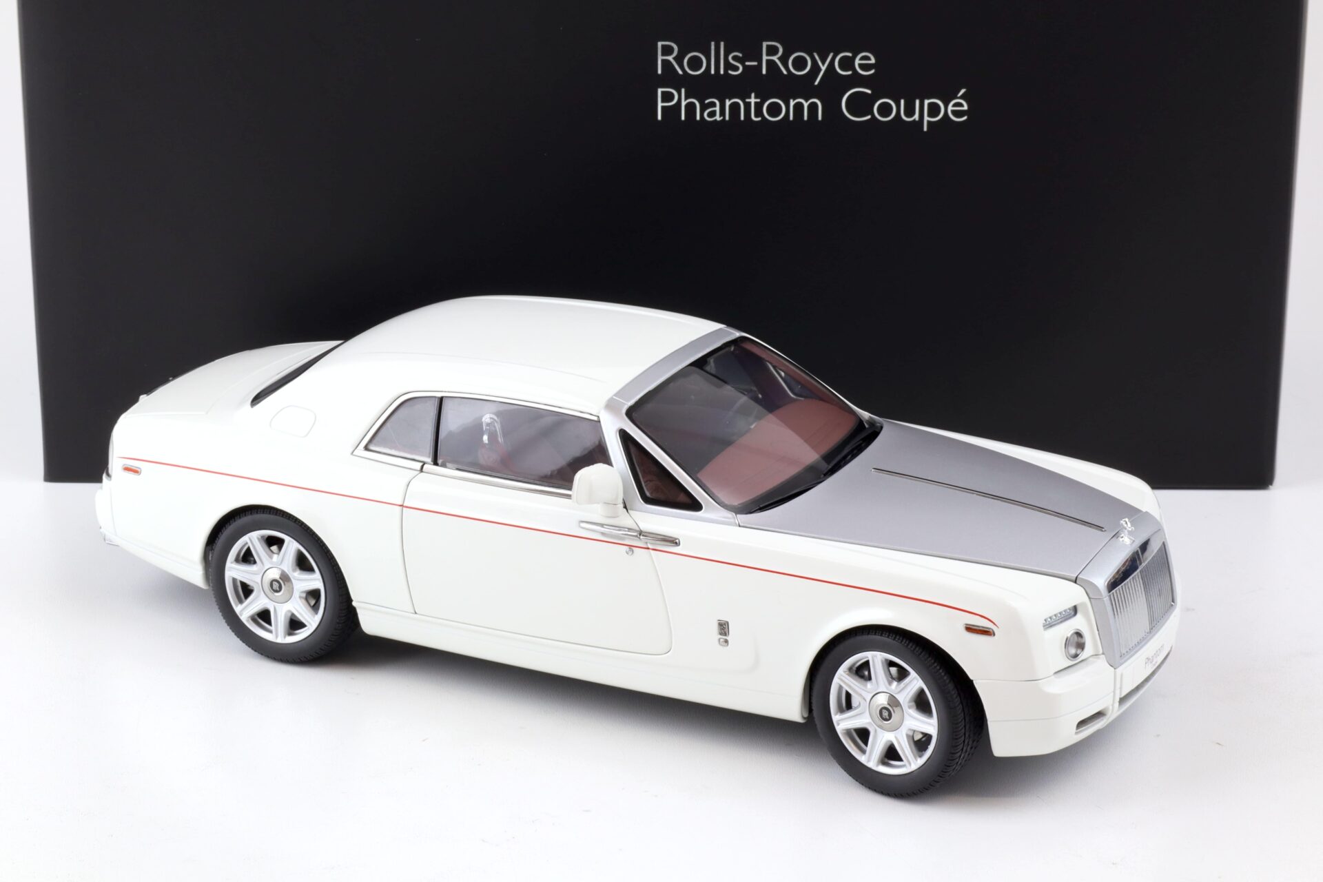 1:18 Kyosho Rolls Royce Phantom Coupe English white 08861EW