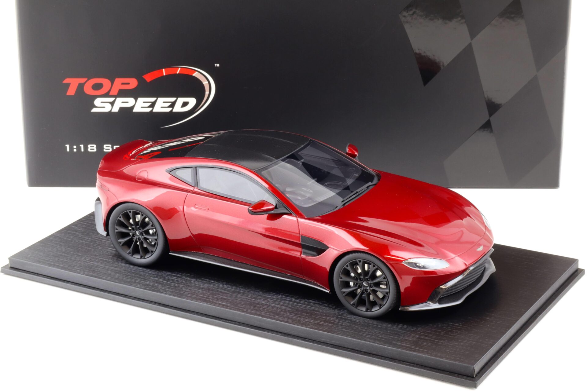 1:18 Top Speed 2018 Aston Martin Vantage Coupe Hyper red TS0184