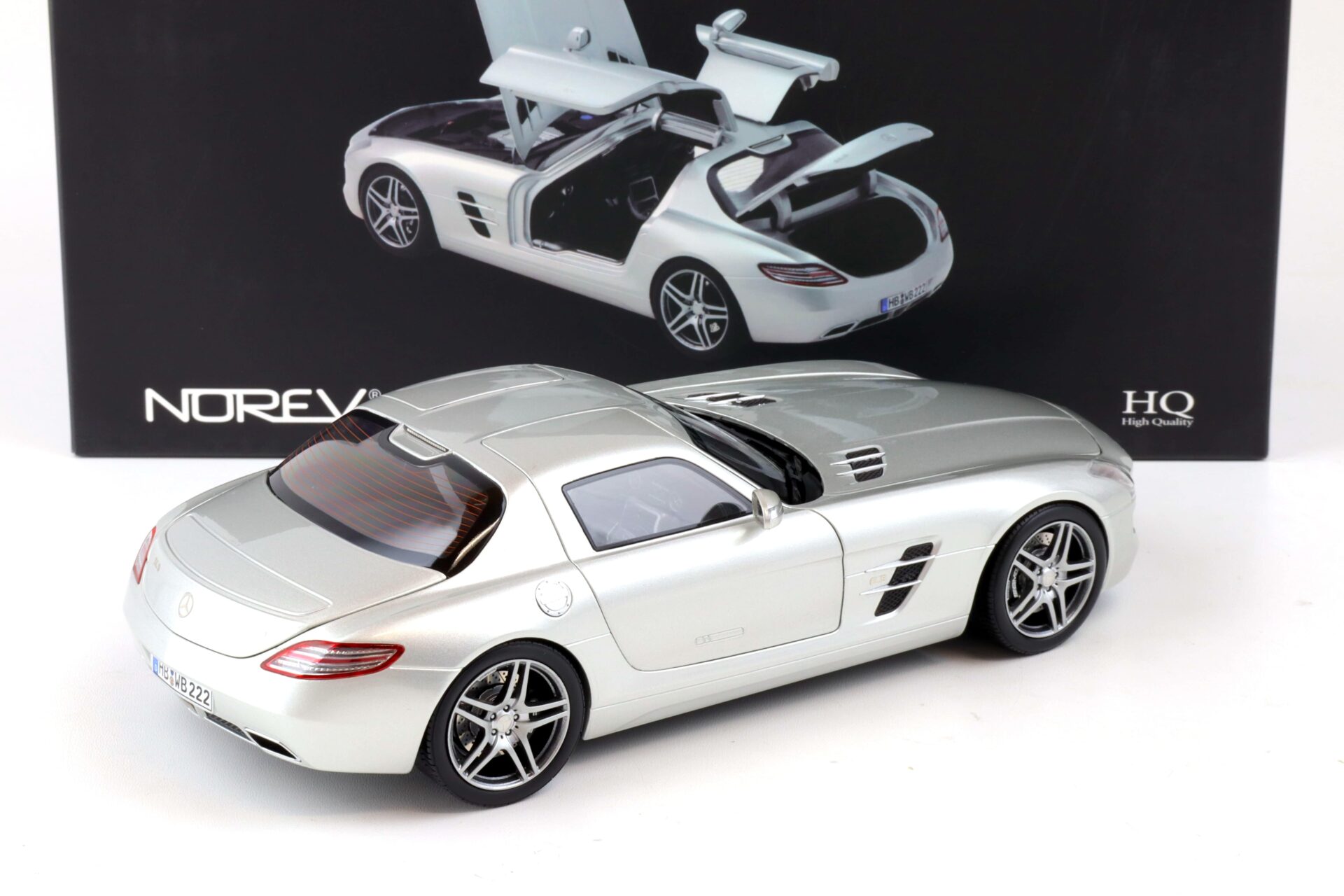 1:18 Norev Mercedes SLS AMG Coupe 2010 C197 silver metallic 183490