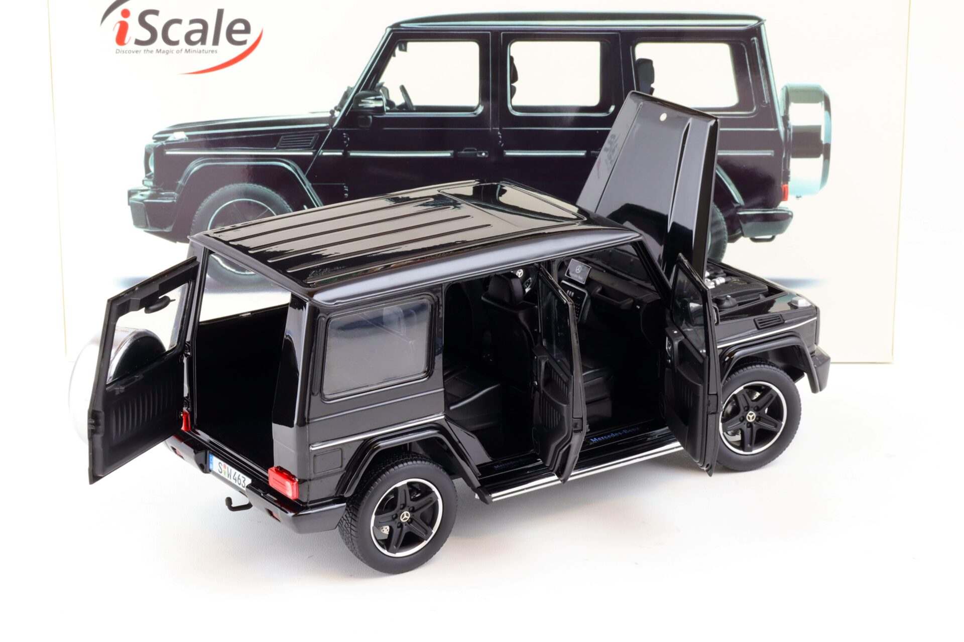 1:18 iScale Mercedes G-Klasse G-Class (W463) night black 2015
