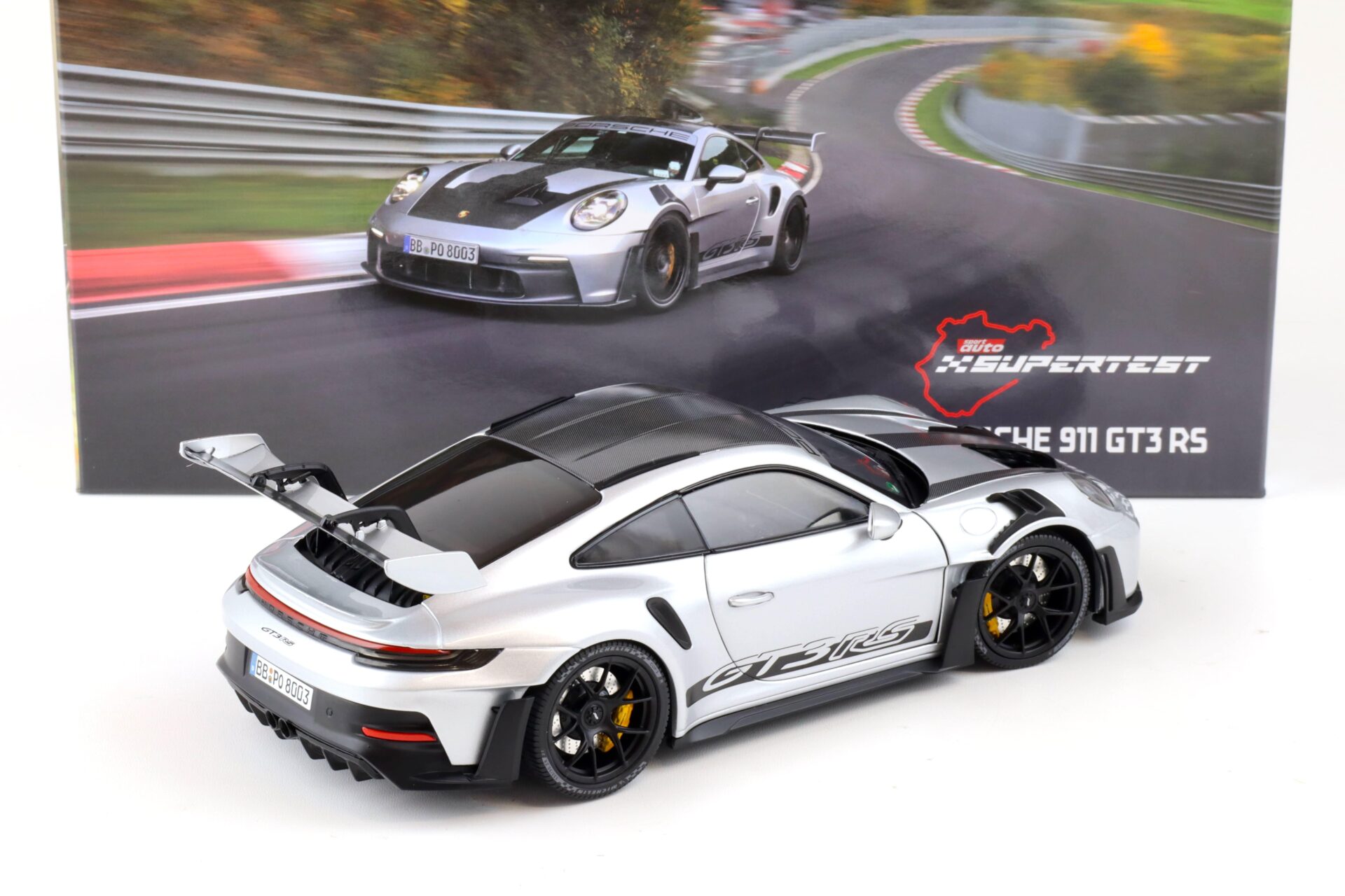 1:18 Minichamps Porsche 911 (992) GT3 RS Weissach Package Nürburgring silver