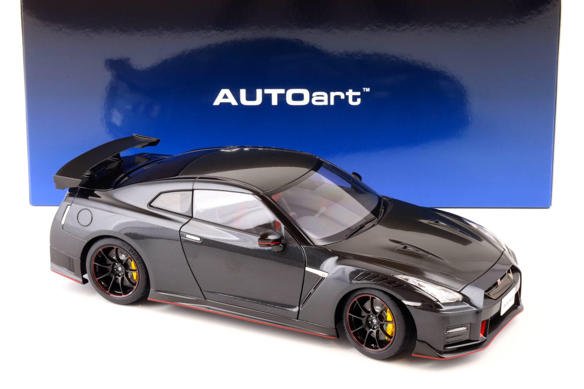 1:18 AUTOart Nissan GT-R (R35) Nismo Special Edition 2022 Meteor flake black pearl 77504