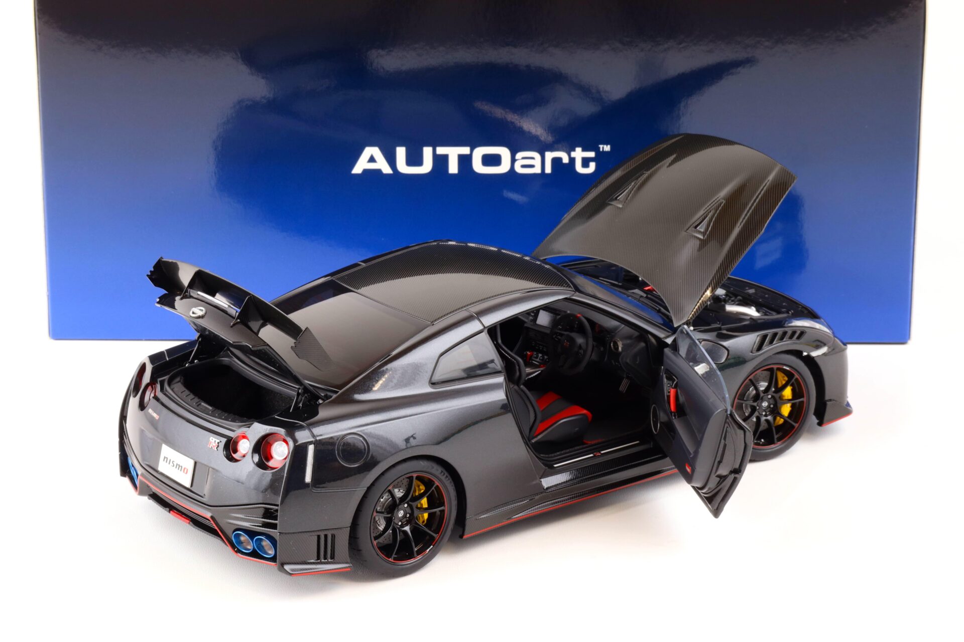 1:18 AUTOart Nissan GT-R (R35) Nismo Special Edition 2022 Meteor flake black pearl 77504