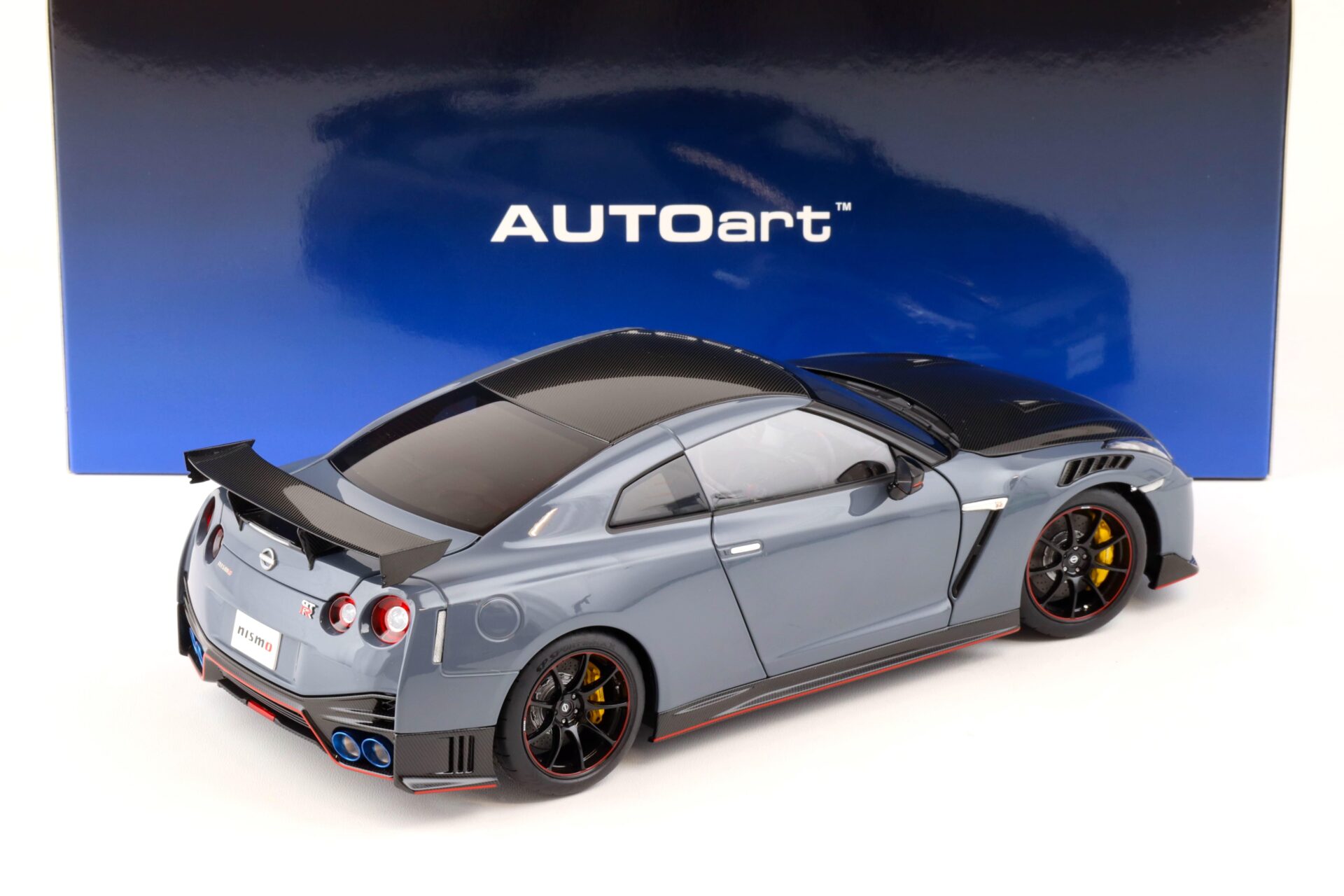 1:18 AUTOart Nissan GT-R (R35) Nismo Special Edition 2022 Nismo Stealth grey 77505
