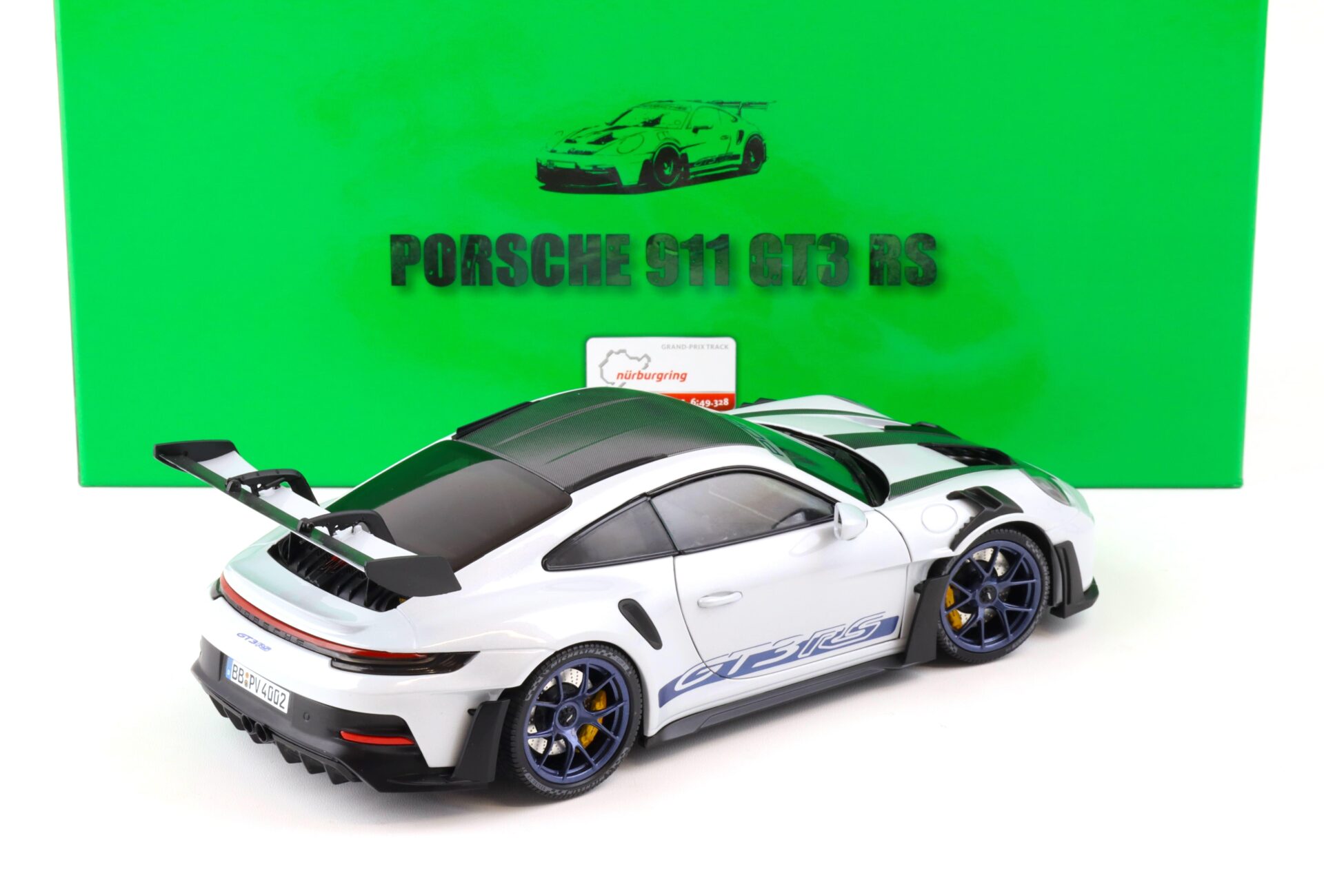 1:18 Minichamps Porsche 911 (992) GT3 RS Weissach Package Nürburgring grey