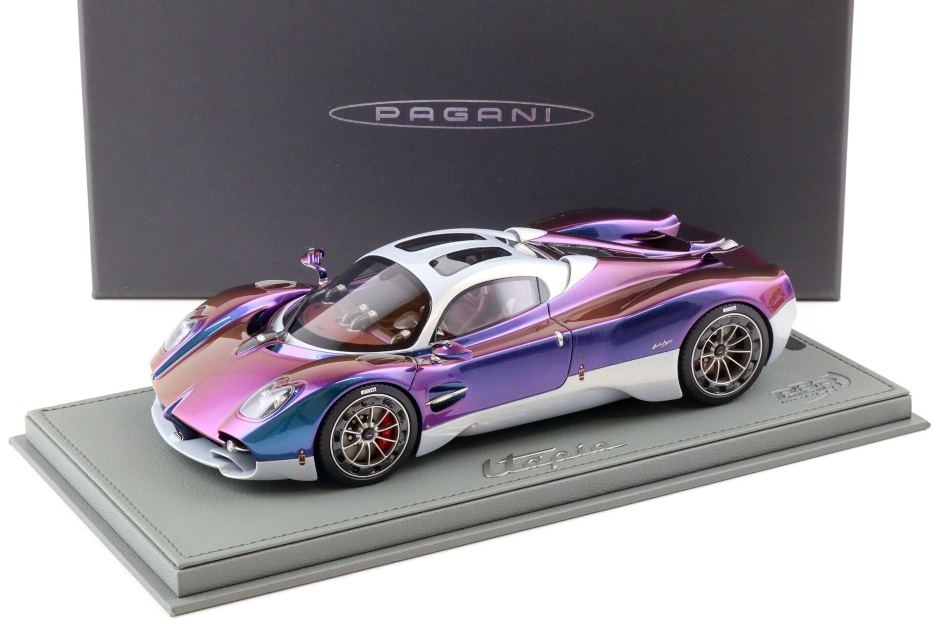 ID 89431 orig.jpg 1:18 BBR Pagani Utopia Chamaleon and metallic silver - Limited 48 pcs.
