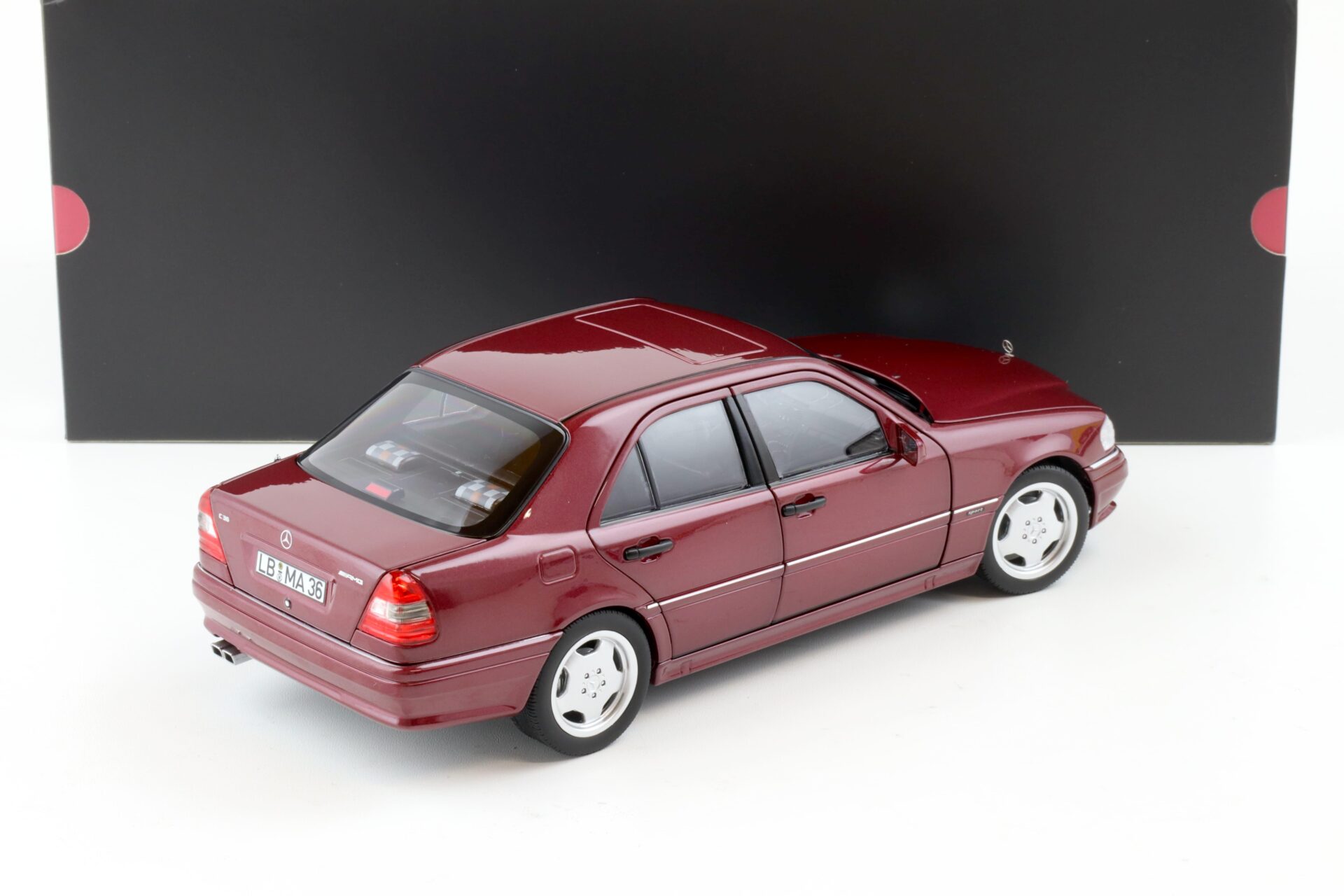 1:18 Norev Mercedes C36 AMG W202 Limousine almandine red DEALER VERSION