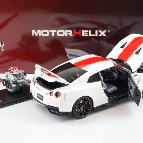 1:18 Motorhelix Nissan GT-R (R35) 50th Anniversary Brilliant white pearl + engine Diecast M83501