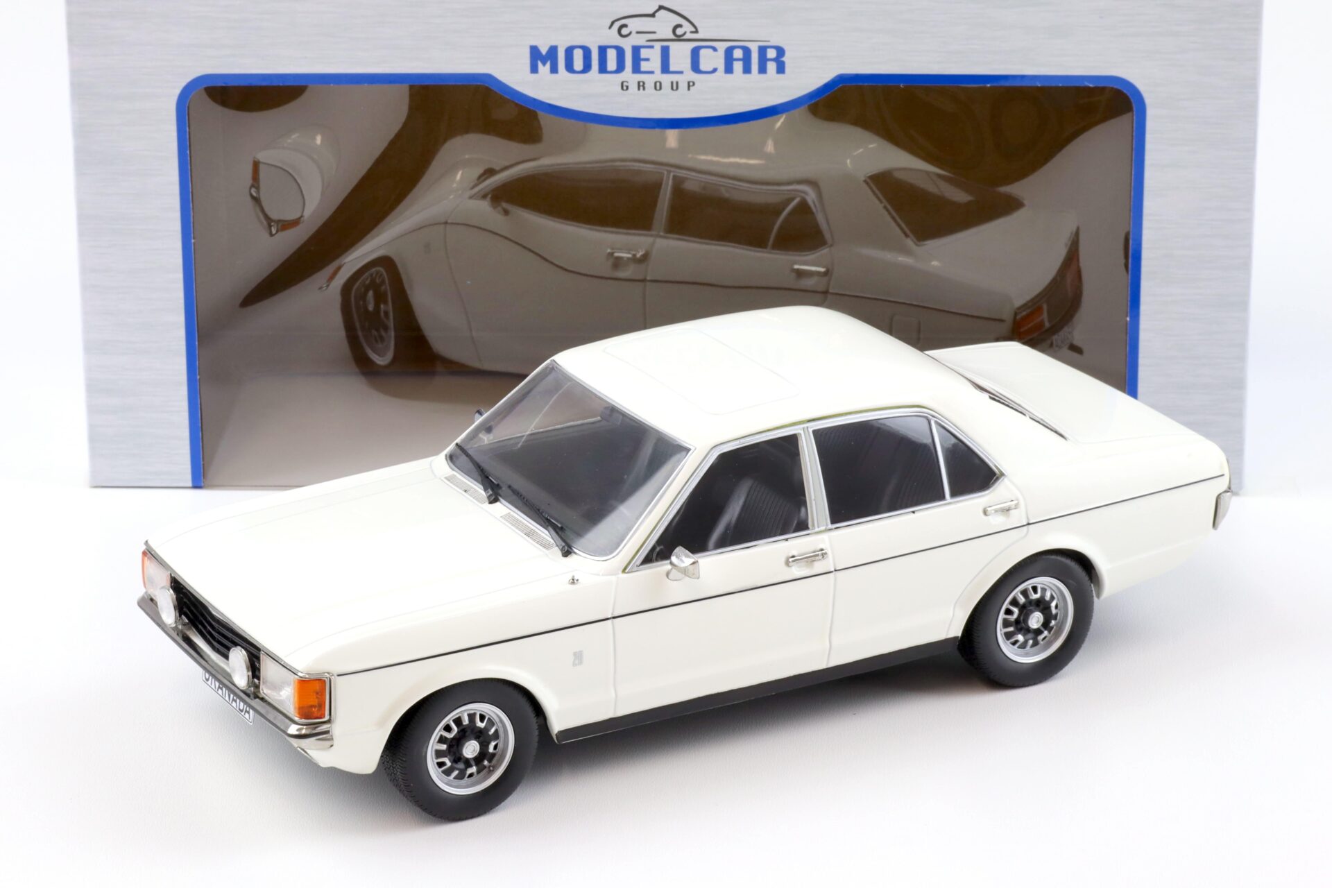 1:18 MCG Ford Granada 2.0 MK1 Limousine 1975 white