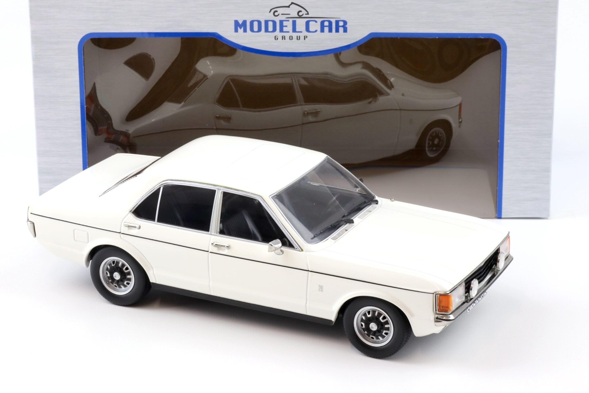 1:18 MCG Ford Granada 2.0 MK1 Limousine 1975 white