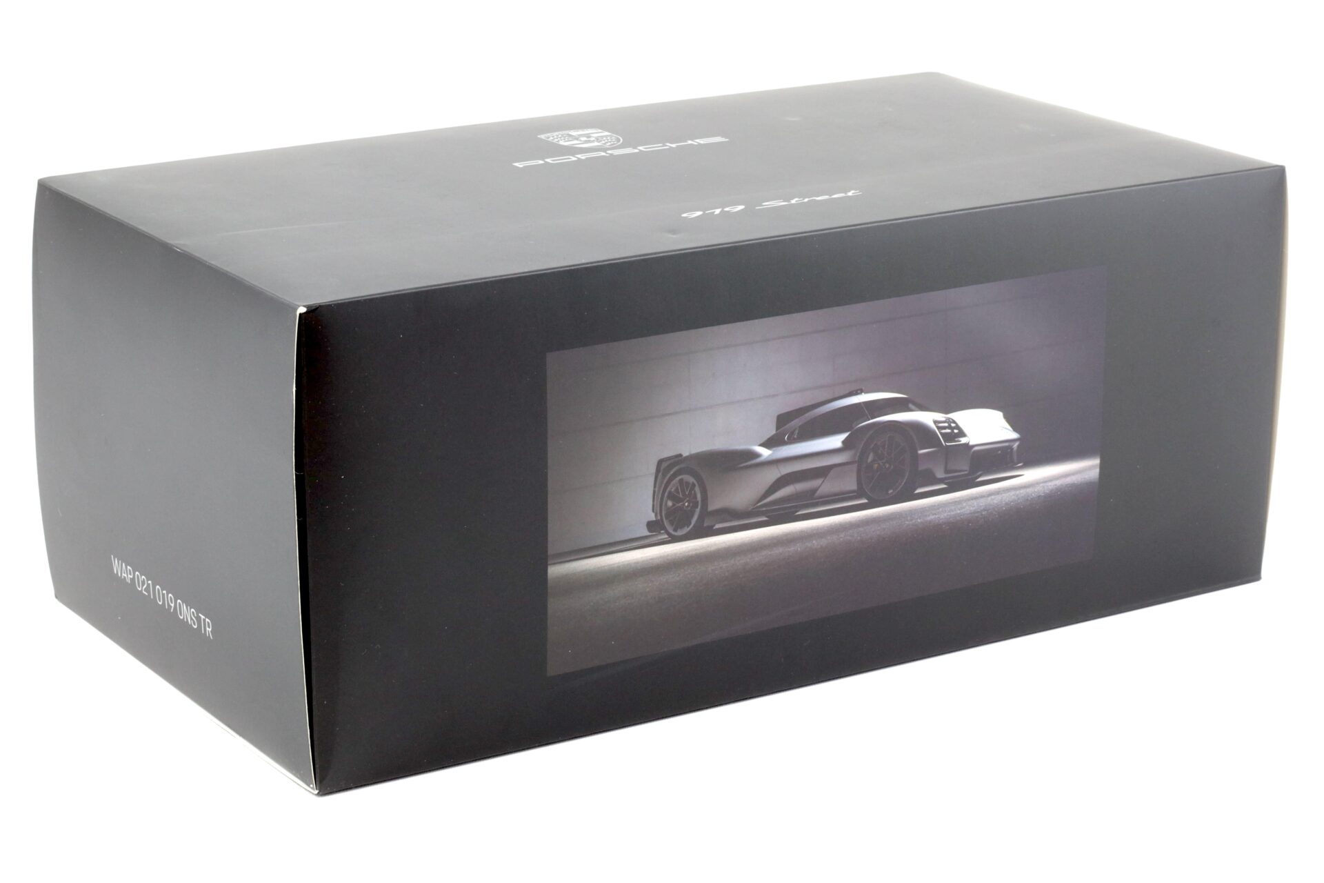 1:18 Spark Porsche 919 Street silver Limited 919 pcs. WAP DEALER