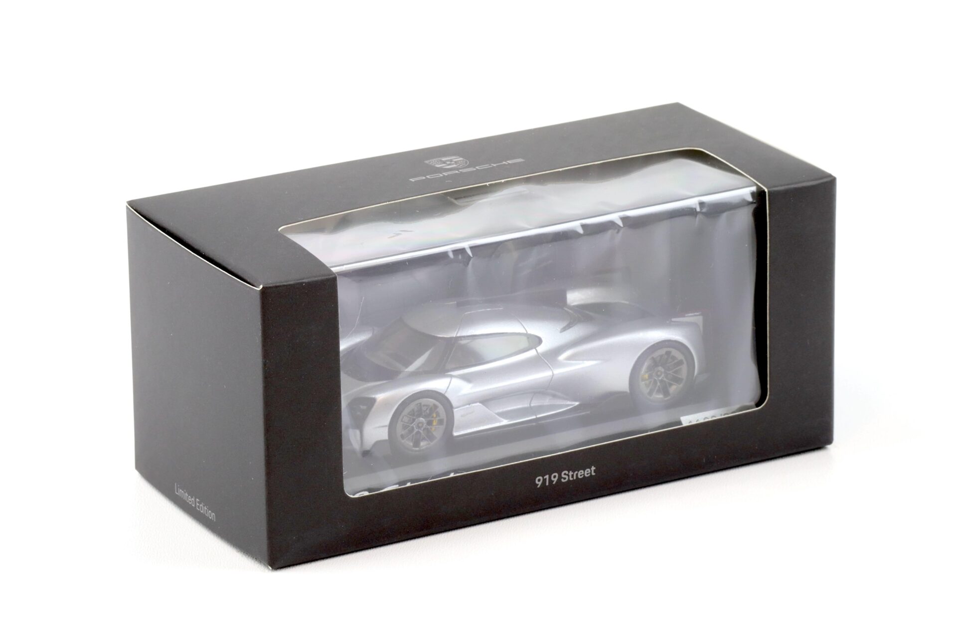 1:43 Spark Porsche 919 Street silver/ black Limited WAP DEALER