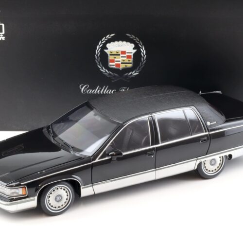 1:18 XiaoGuang Model 1993 Cadillac Fleetwood Brougham Limousine black- leather seats