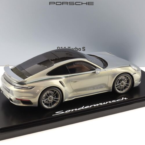 1:18 Spark Porsche 911 992 Turbo S Sonderwunsch Urban Bamboo Chromaflair WAP DEALER