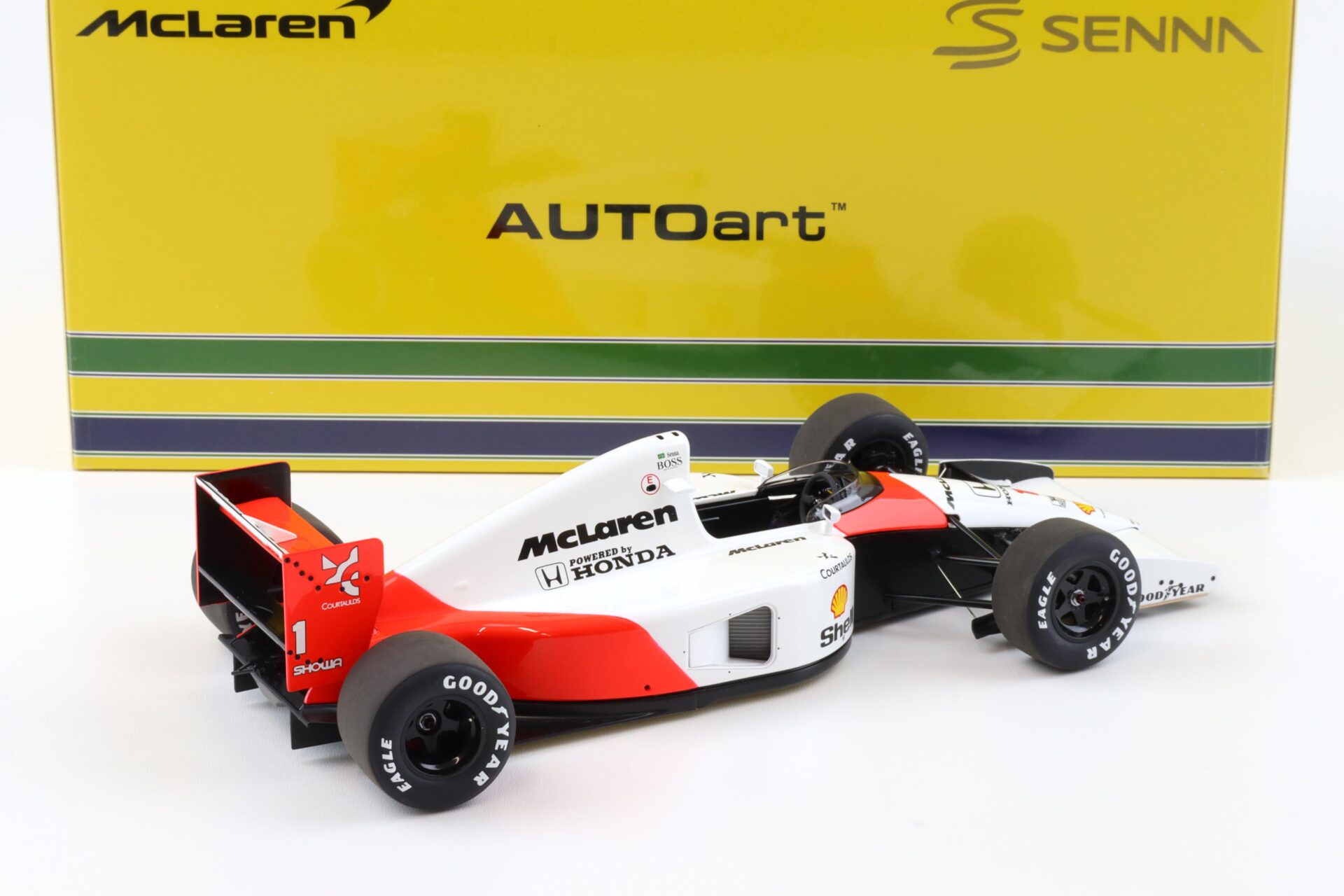 1:18 AUTOart McLAREN Honda MP4/6 Japanese GP 1991 A.Senna #1 with McLaren Logo 89140