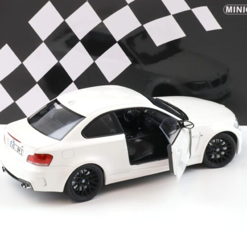 1:18 Minichamps BMW 1 Series M Coupe E82 white 2011 - Image 4
