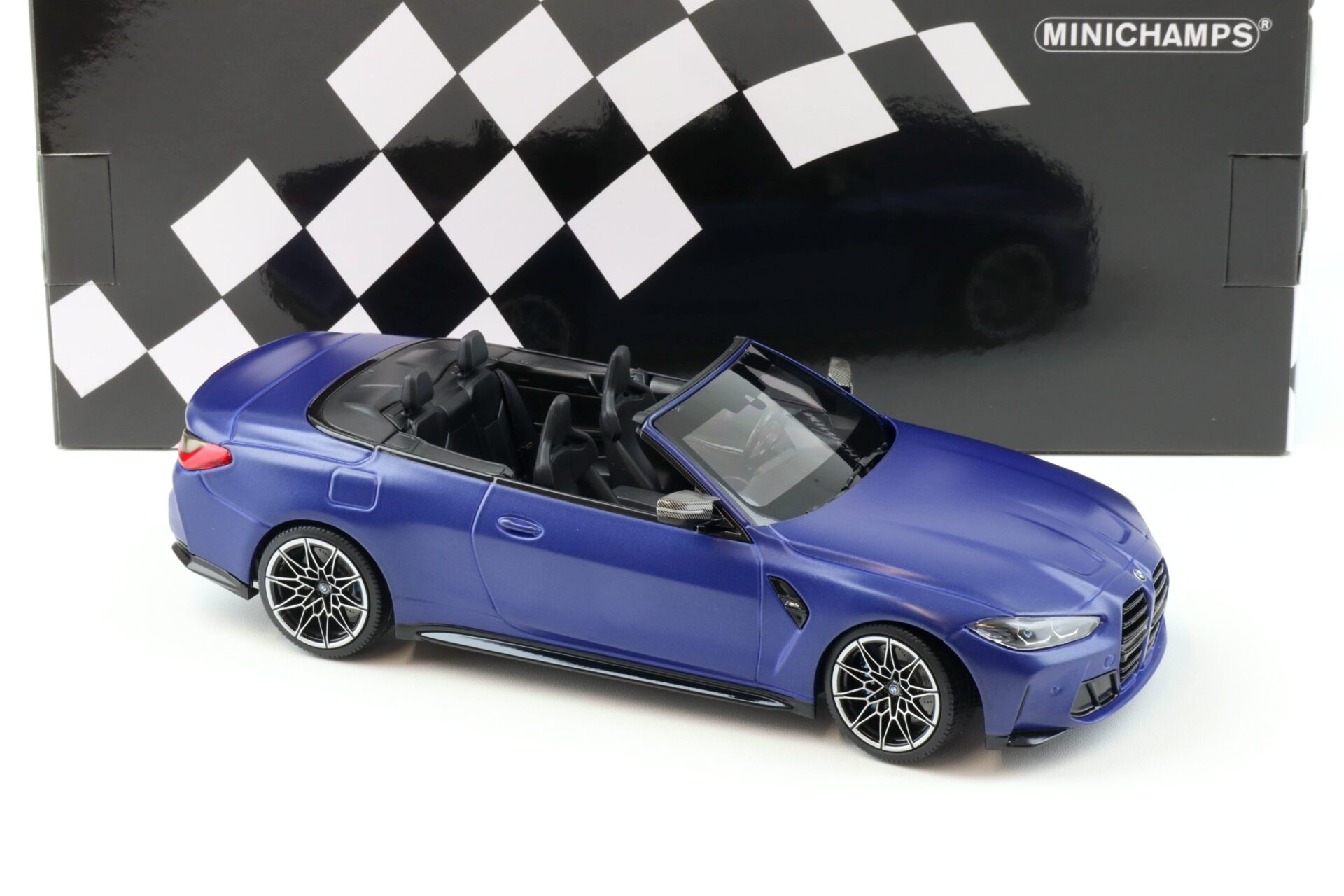 1:18 Minichamps BMW M4 Convertible (G83) matt blue metallic 2020