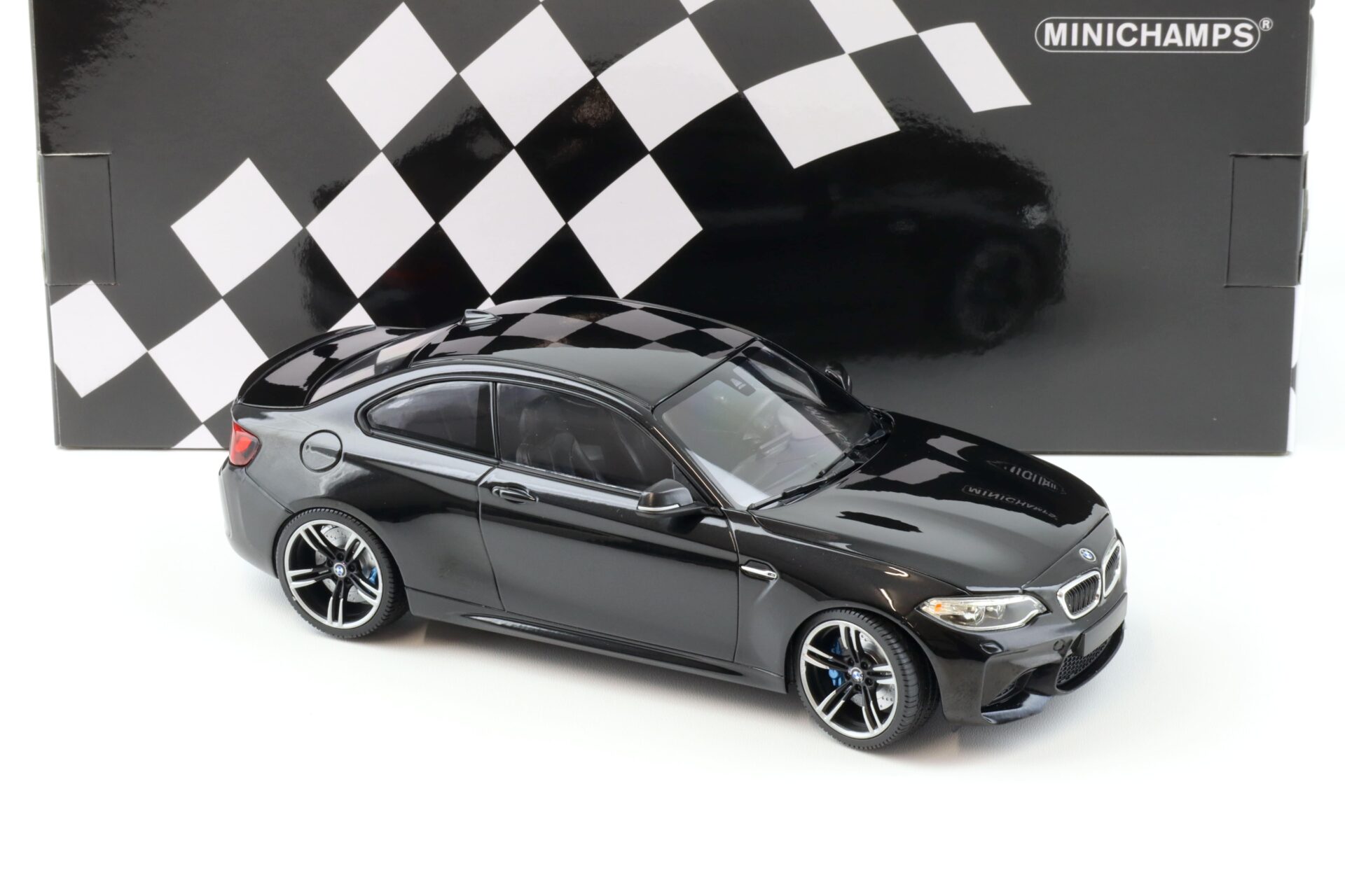 1:18 Minichamps BMW M2 Coupe F87 black metallic 2016