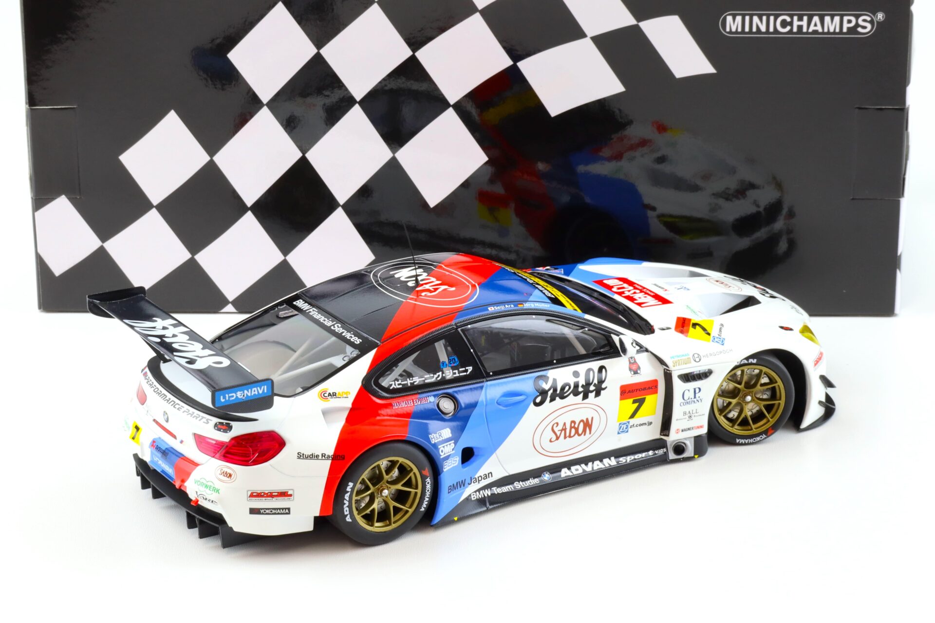 1:18 Minichamps BMW M6 GT3 Team Studie AG STEIFF Super GT Series 2016 Müller/Ara