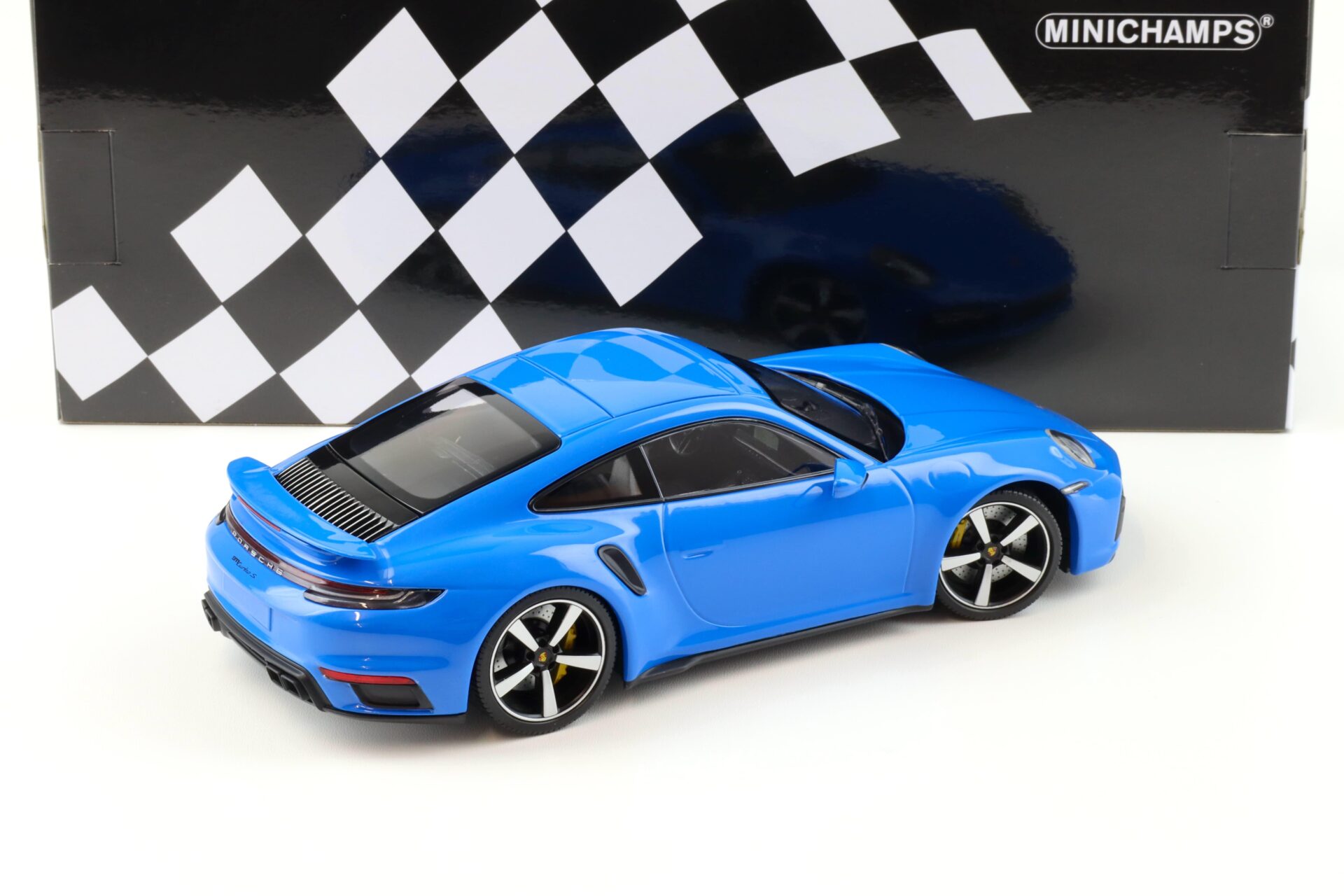 1:18 Minichamps Porsche 911 992 Turbo S Coupe 2020 blue