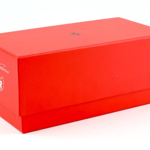 1:18 BBR Ferrari Purosangue Rosso Magma red/ Carbon - Limited 40 pcs.