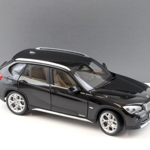 1:18 Kyosho BMW X1 Xdrive28i E84 Sapphire black metallic DEALER VERSION