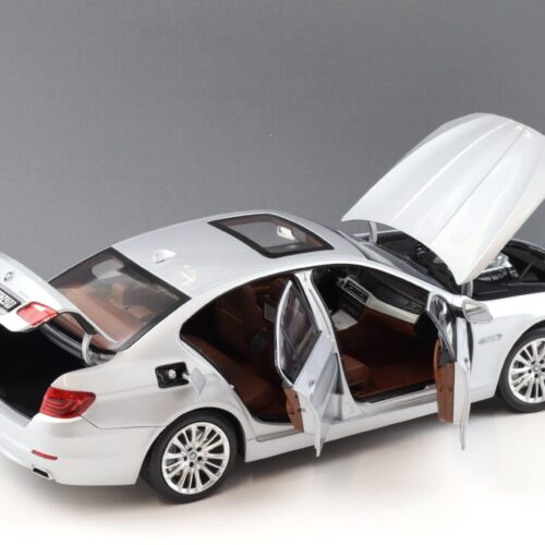 1:18 Norev BMW 550i 5 Series F10 Limousine Titan silver metallic DEALER VERSION