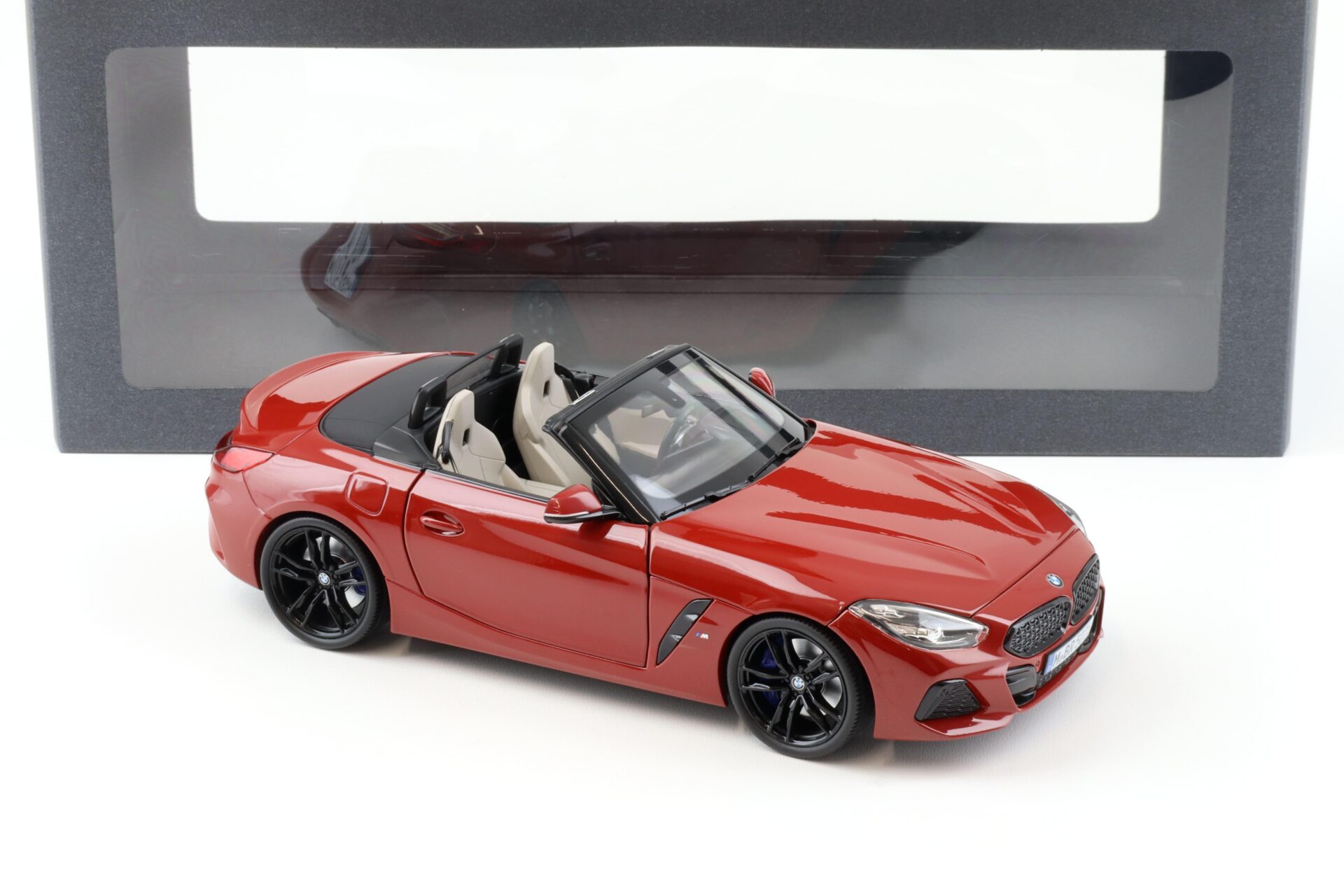 1:18 Norev BMW Z4 M40i Roadster (G29) San Francisco red DEALER VERSION