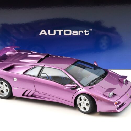 1:18 AUTOart Lamborghini Diablo SE30 JOTA 1995 viola SE30/ metallic purple 79142