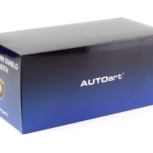 1:18 AUTOart Lamborghini Diablo SE30 JOTA 1995 Impact white 79145