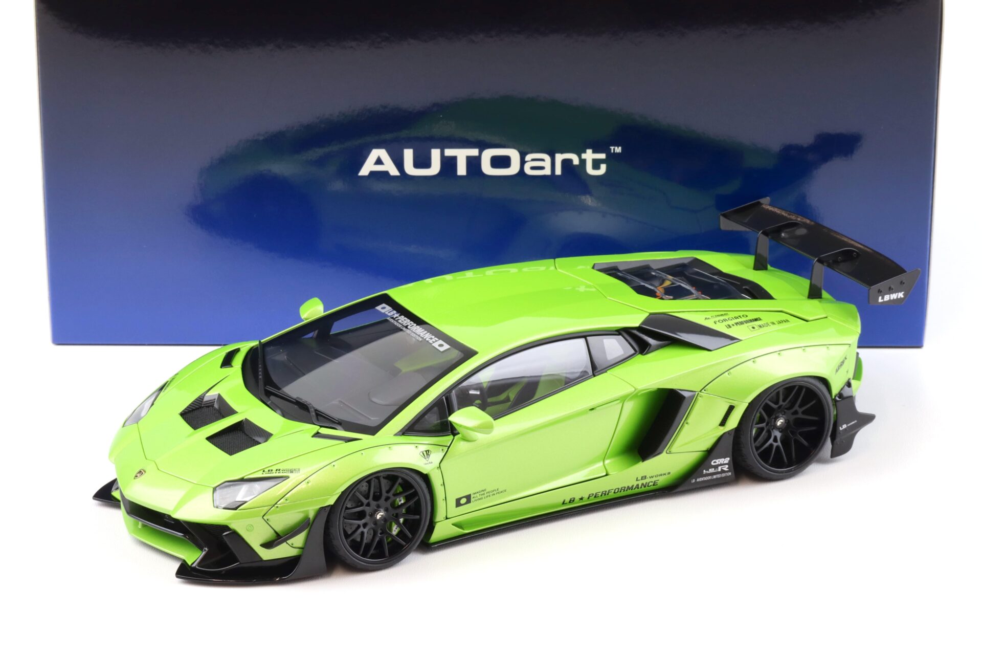 1:18 AUTOart Liberty Walk LB-WORKS Lamborghini Aventador pearl green 79243