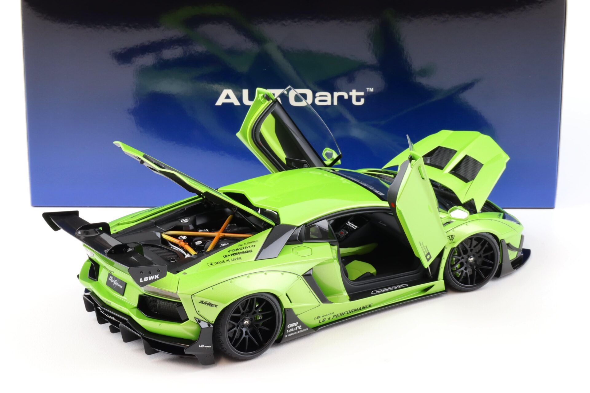 1:18 AUTOart Liberty Walk LB-WORKS Lamborghini Aventador pearl green 79243