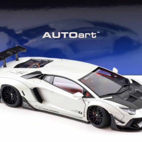 1:18 AUTOart Liberty Walk LB-WORKS Lamborghini Aventador metallic white/ carbon bonnet 79241
