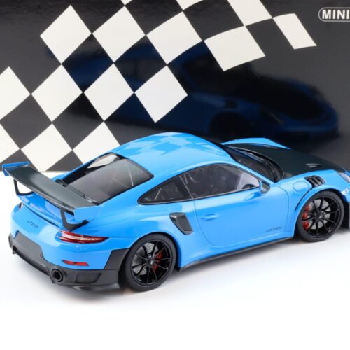1:18 Minichamps Porsche 911 (991.2) GT2 RS blue with black wheels 2018