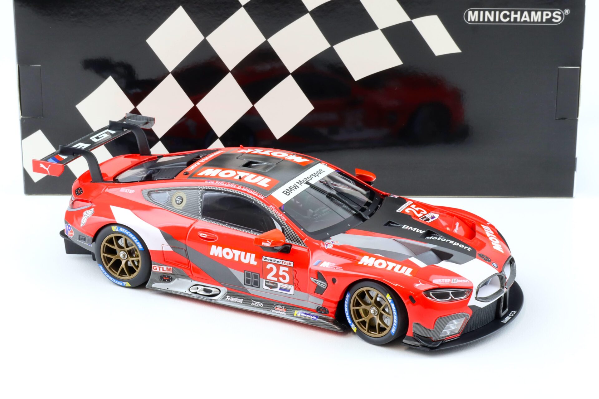 1:18 Minichamps BMW M8 GTE RLL Racing Class Winners IMSA Road Atlanta 2020