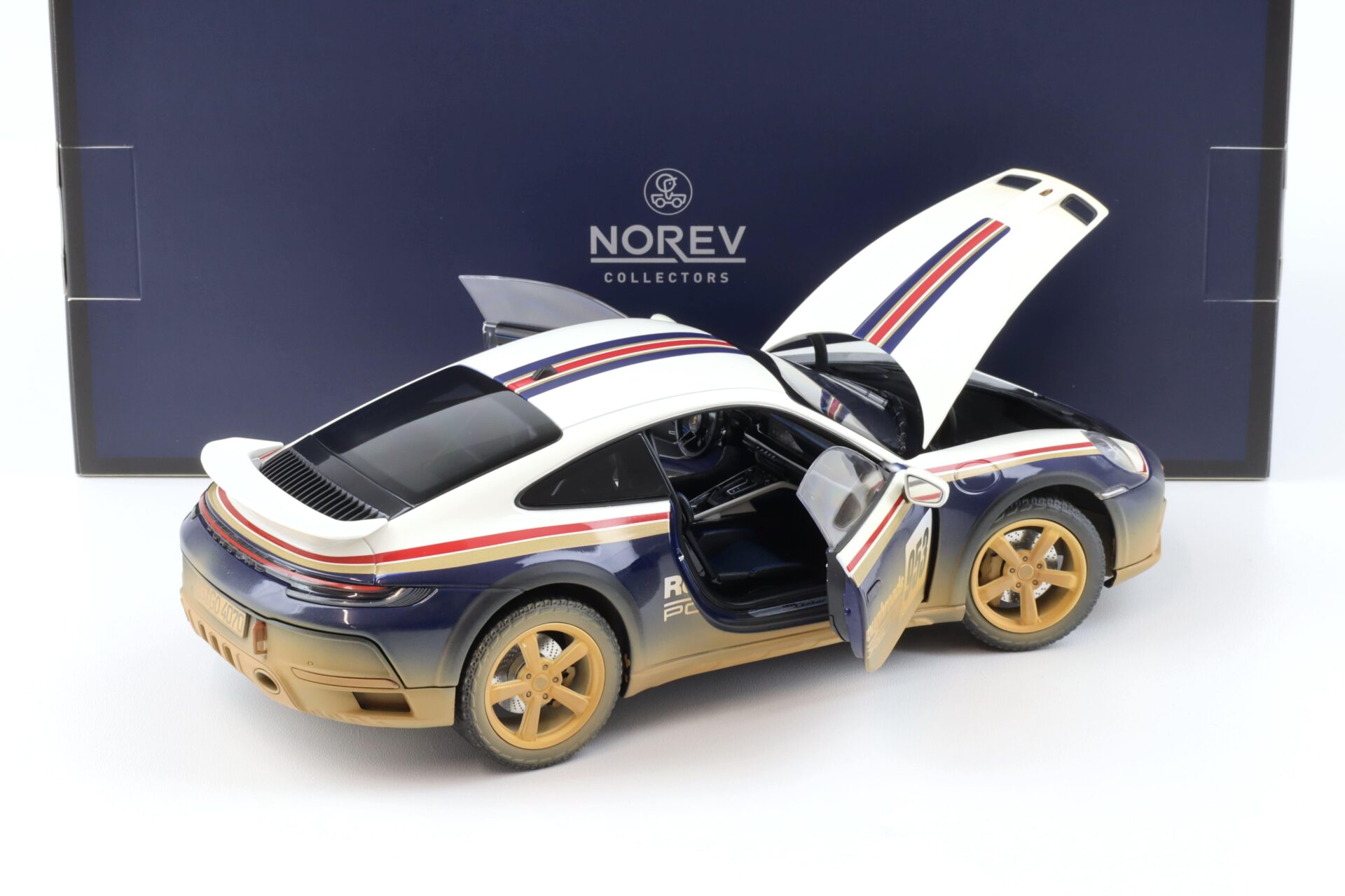 1:18 Norev Porsche 911 (992) Dakar Coupe 2023 Roughroads Dirty - Limited 500 pcs.