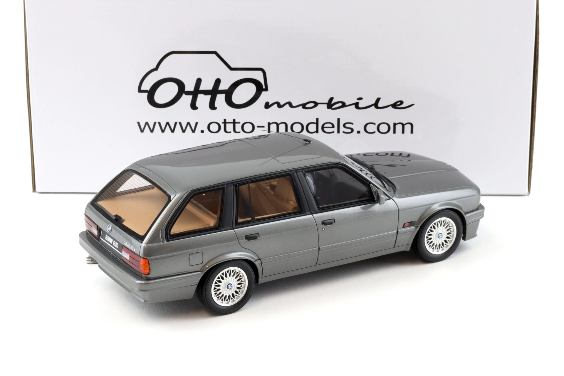 1:18 OTTO mobile OT929 BMW 325i E30 Touring 1991 grey metallic