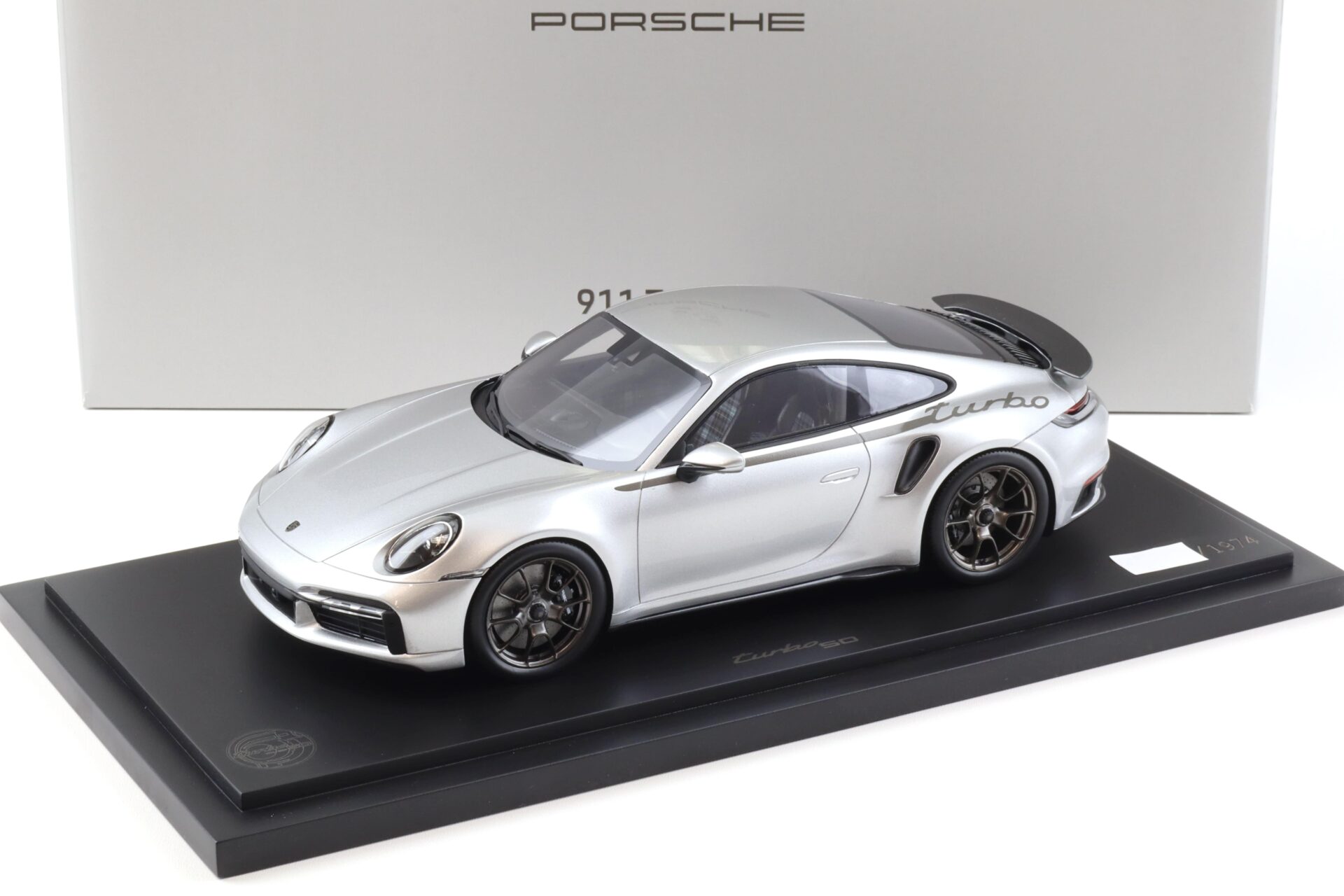 1:18 Spark Porsche 911 (992) Turbo S Coupe 50 Jahre Turbo silver WAP DEALER