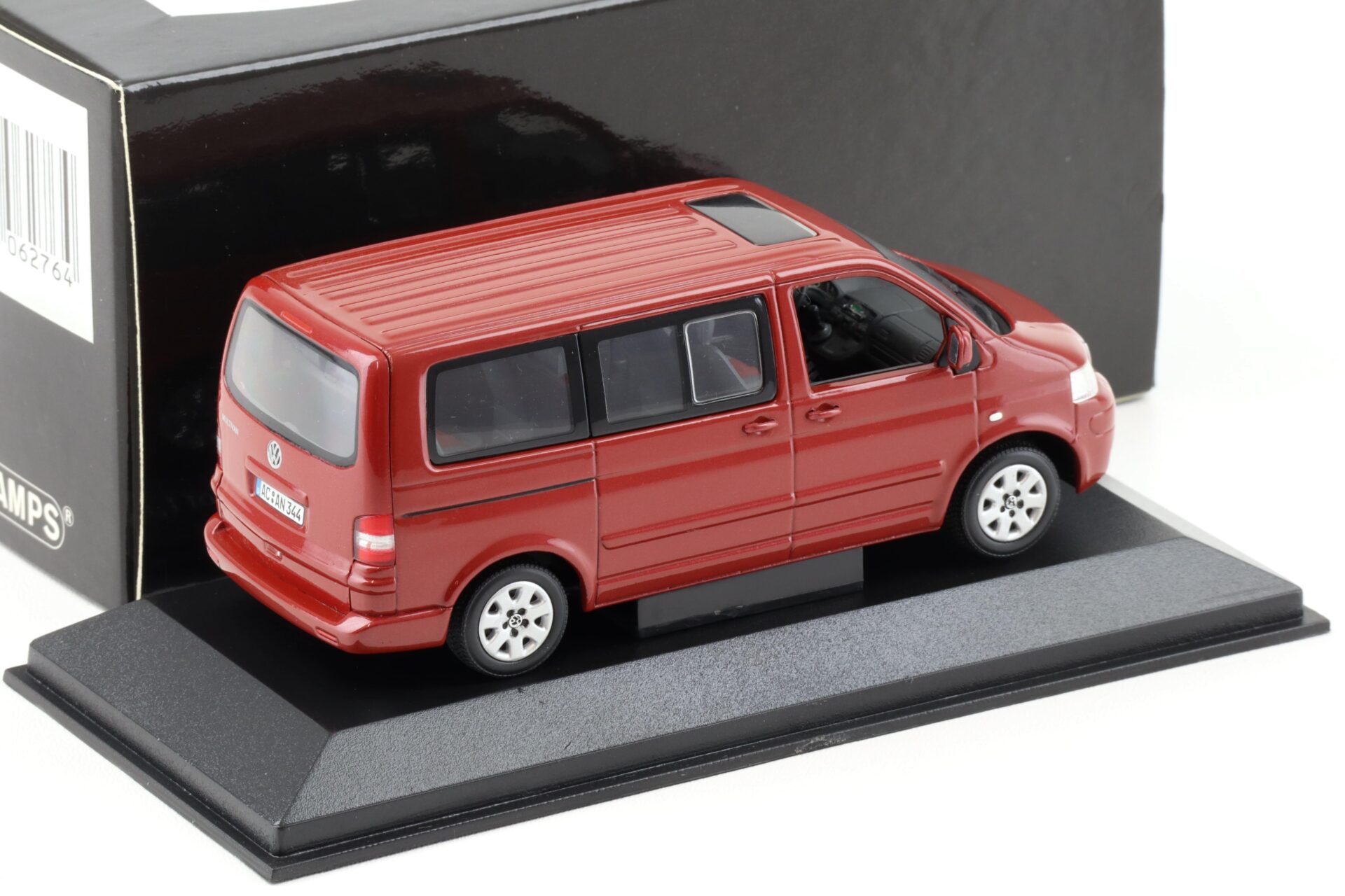1:43 Minichamps VW T5 Multivan murena red metallic 2003