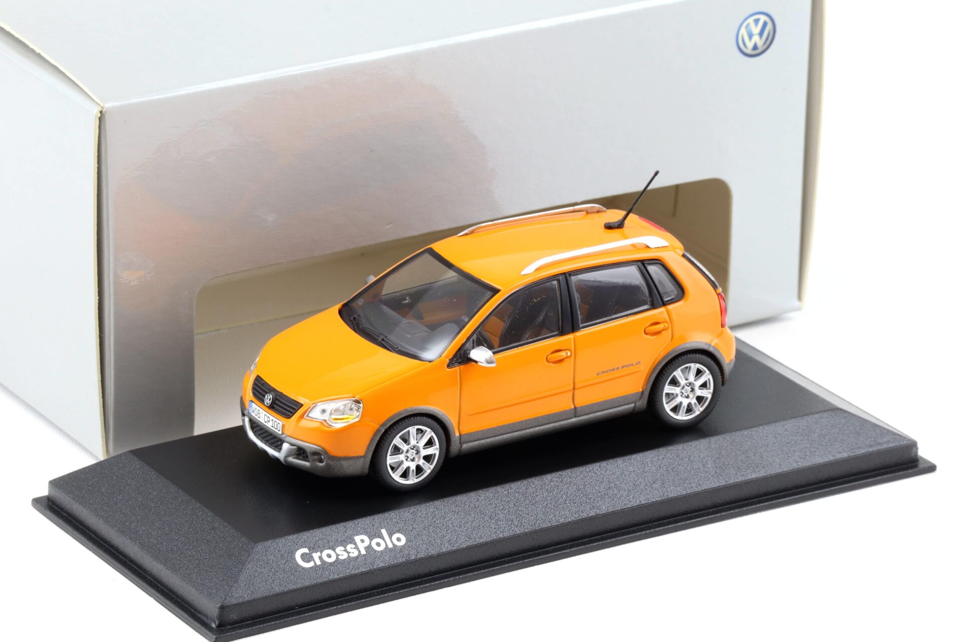 1:43 Minichamps VW Cross Polo 2006 orange DEALER VERSION