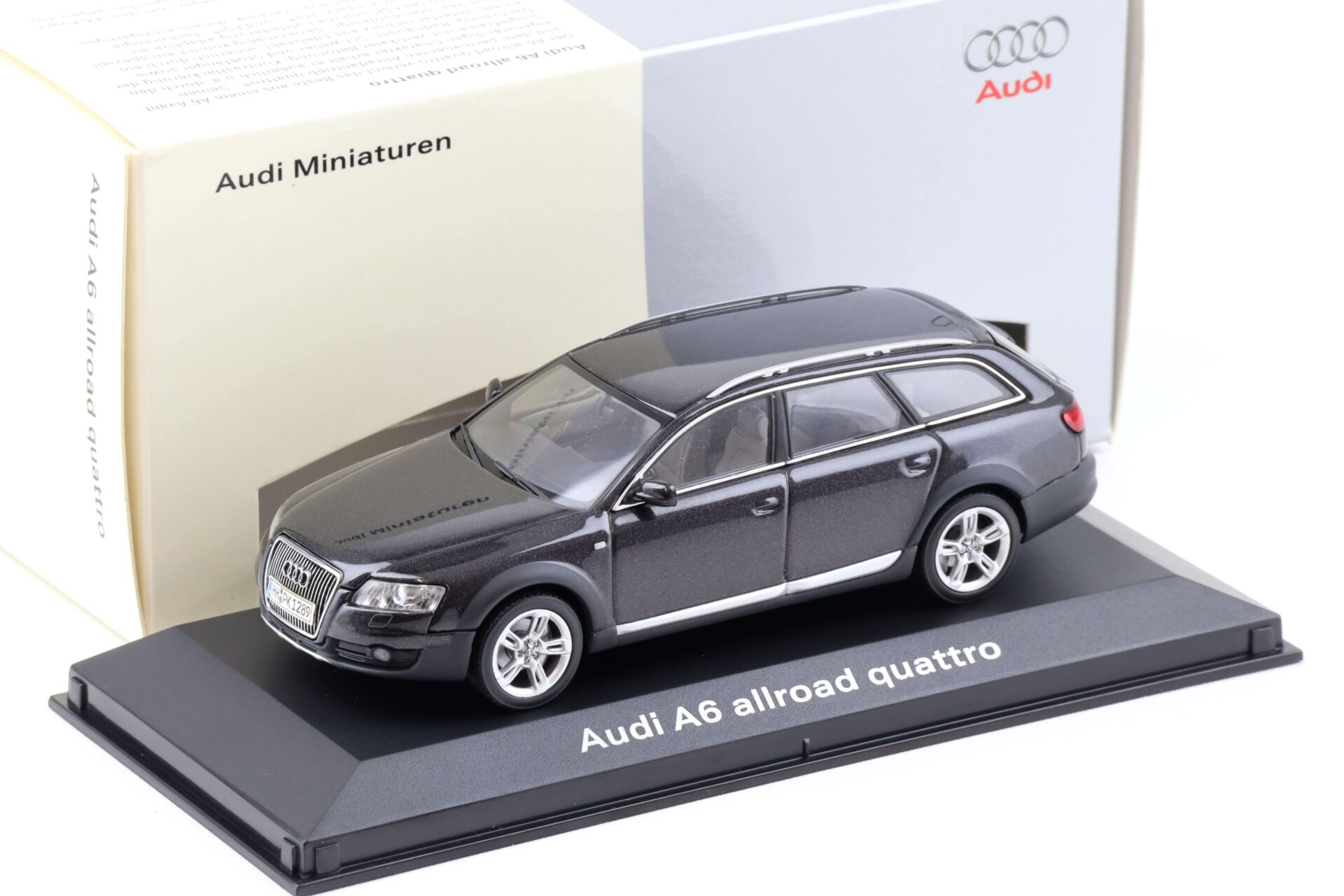 ID 92647 orig.jpg 1:43 AUTOart Audi A6 Allroad Quattro C6 black metallic DEALER VERSION