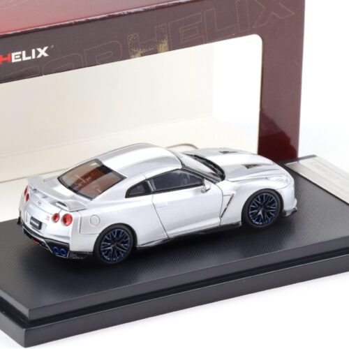 1:64 Motorhelix Nissan GT-R (R35) 50th Anniversary Ultimate metal silver M63503