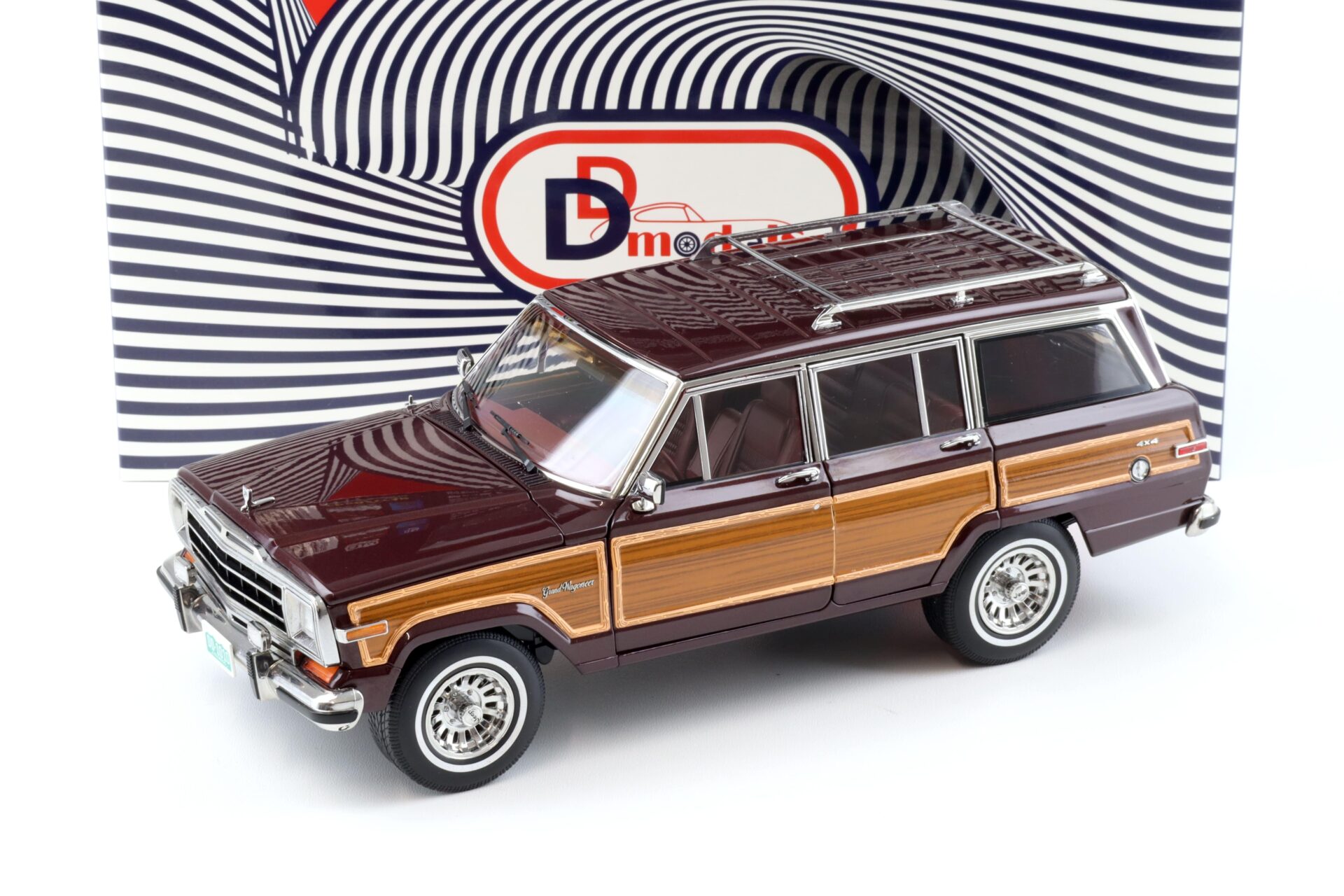 ID 93256 orig.jpg 1:18 DD-Models Jeep Grand Wagoneer 1991 Black cherry dark red/ wood DO00110