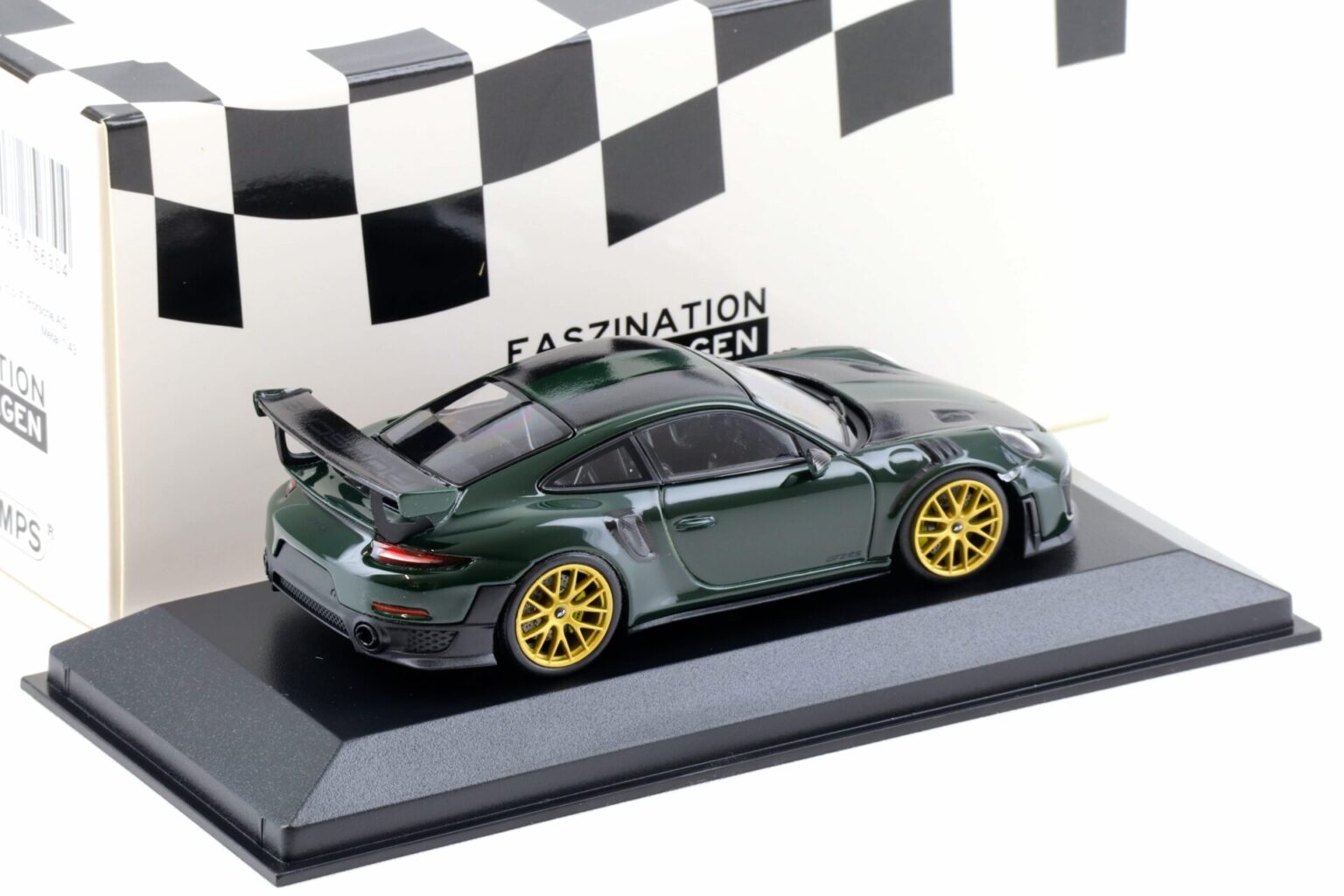 British Racing Green Gold Rims 1:43 Minichamps Porsche 911 (991.II) GT2 RS British Racing green/ gold ...