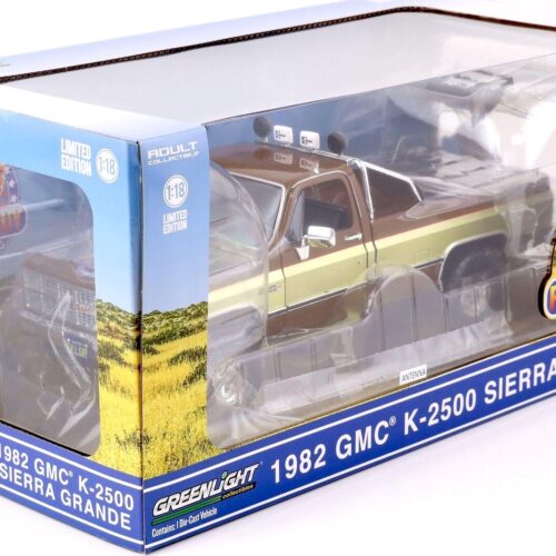 1:18 Greenlight 1982 GMC K-2500 Sierra Grande Wideside FALL GUY Stuntman Association - Image 4