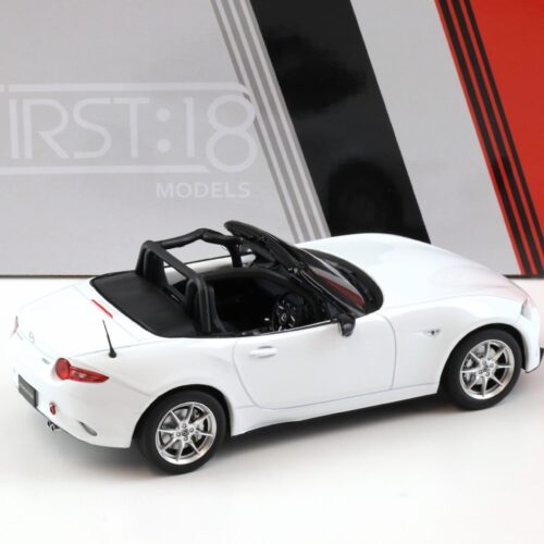 1:18 First18 Mazda MX-5 Roadster NR-A 2015 RHD white