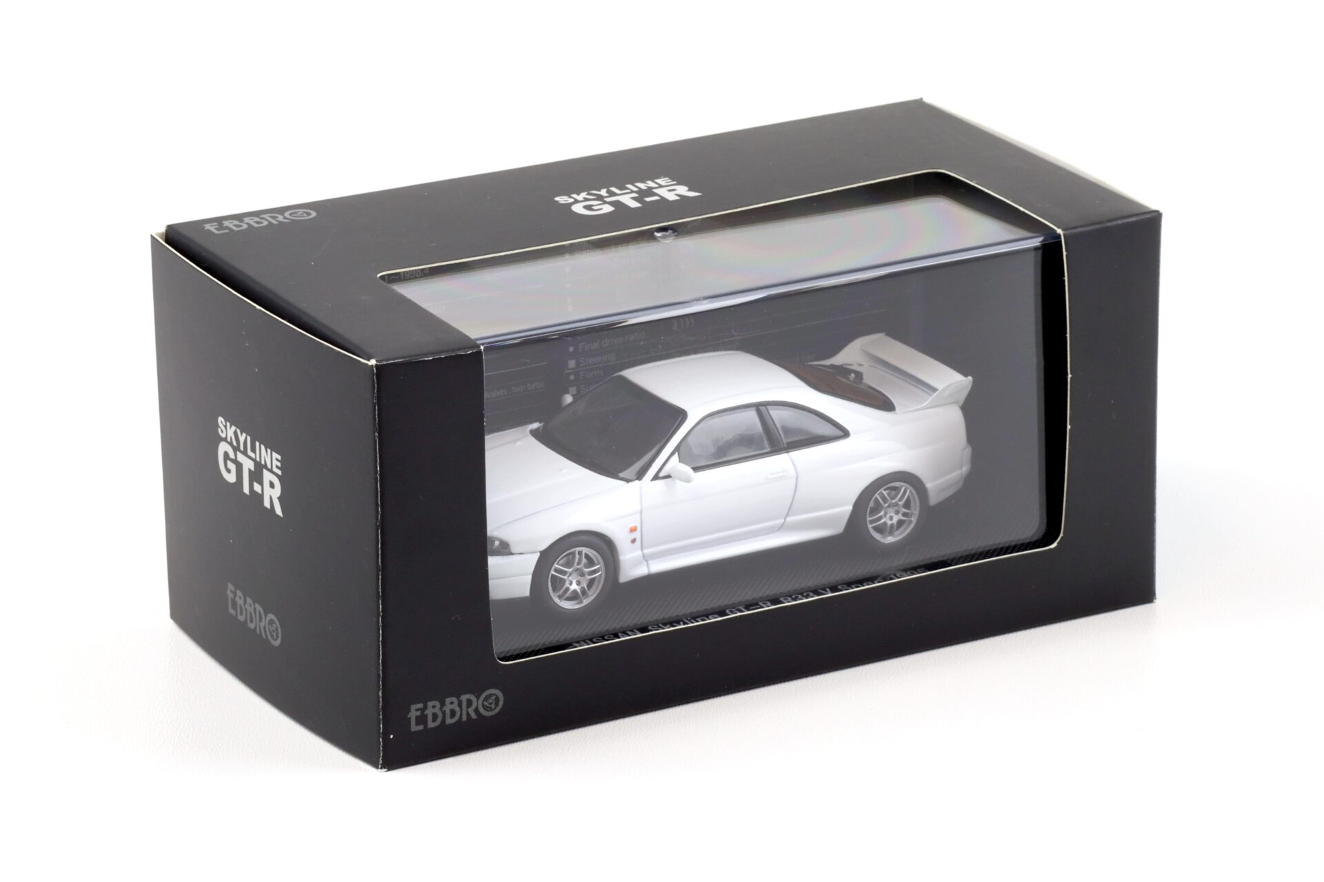 1:43 Ebbro Nissan Skyline GT-R (R33) Vspec 1995 white