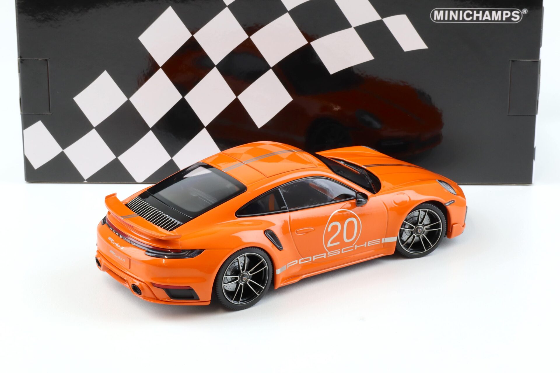 1:18 Minichamps Porsche 911 (992) Turbo S Coupe Sport Design orange 2021