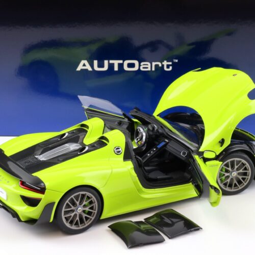 1:18 AUTOart Porsche 918 Spyder Weissach Package 2013 Acid green 77921